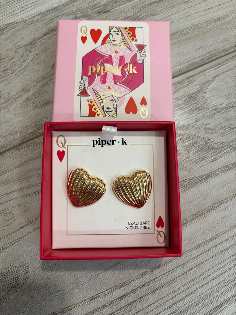 Piper K Queen 👸 of Hearts ❤️ Gold Ribbed Stud Earrings